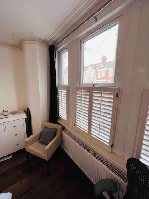 Lovely 2 Bedroom Ground Floor Flat With Garden. Londres Exterior foto